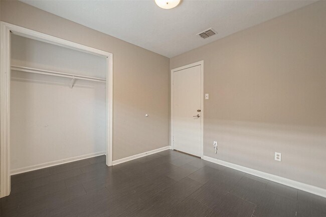 Building Photo - 11406 High Star Dr