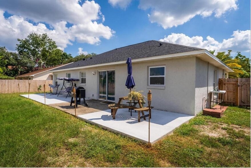 Building Photo - 2630 McDonald Ter