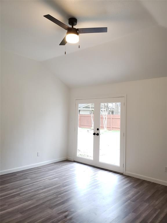 Building Photo - 703 Meadow Creek Dr
