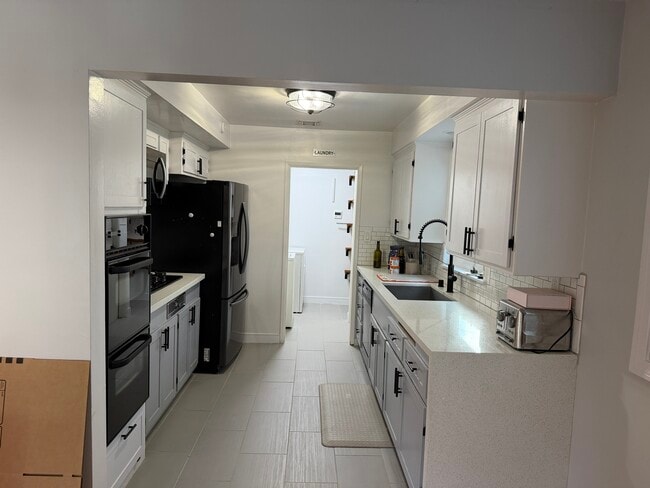 Building Photo - 409 N Park Ave