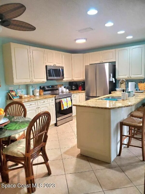 Building Photo - 8751 Live Oak Ct