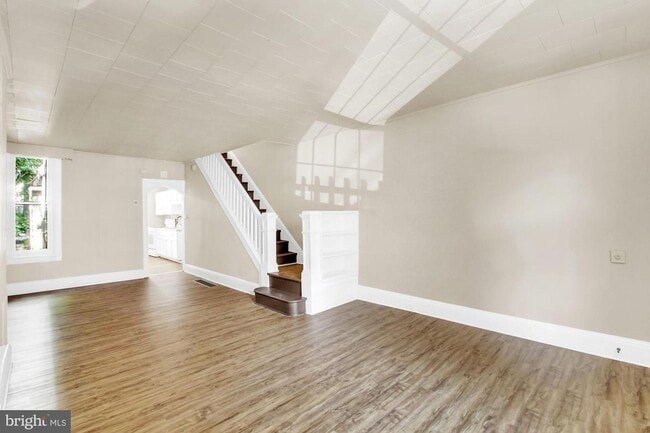 Building Photo - Coming Soon! Spacious 3 Bedroom, 1 Bath Ho...