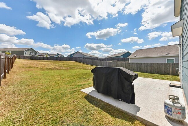 Building Photo - 5908 Eden Dr