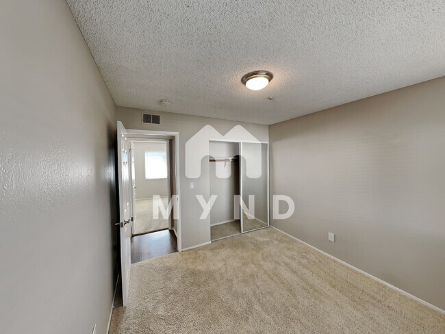 Building Photo - 6500 Country Club Dr Apt 1