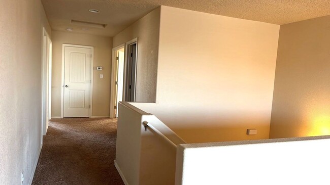 Building Photo - **Beautiful 4 Bedroom Home**Located in Lom...