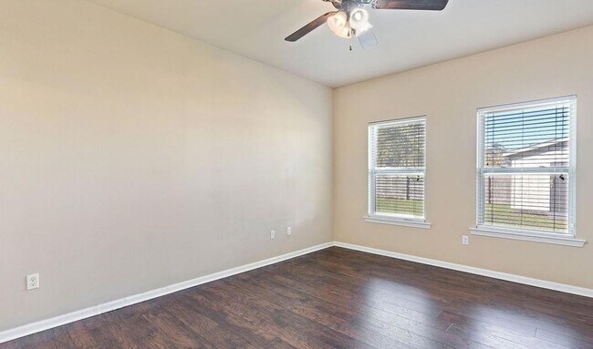 Building Photo - 42189 Broad Walk Ave