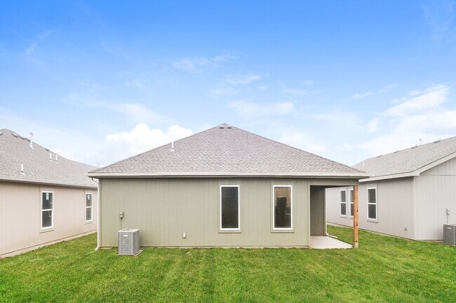Building Photo - DO NOT MISS THIS! March Move-In Special! New neighborhood - Brand New 3 Bed / 2 Bath in Spring Hi...