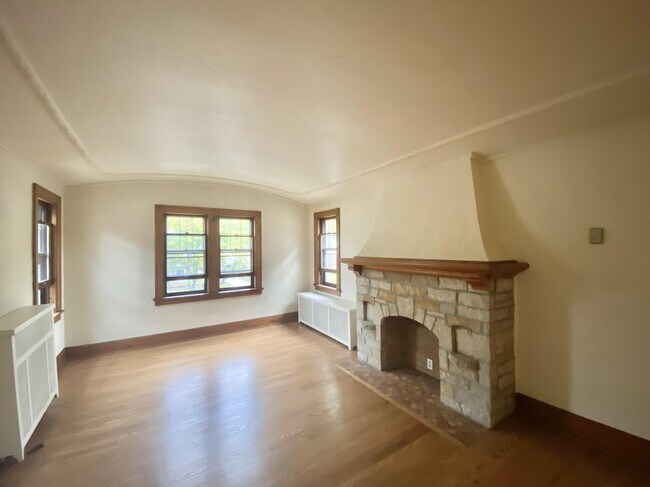 Building Photo - 2848 N 70th St