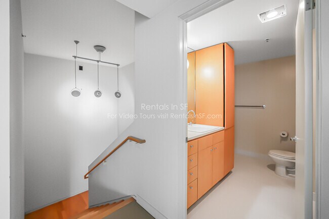 Building Photo - 1388 Gough St