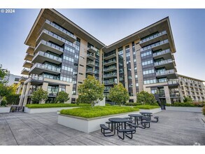 Building Photo - Modern Condo in NW District, Portland! On ...