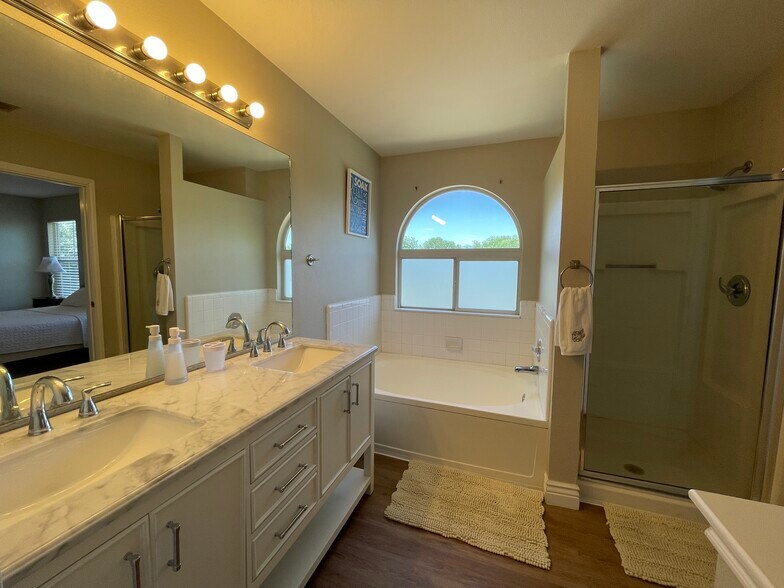 Building Photo - 10506 Tiger Way