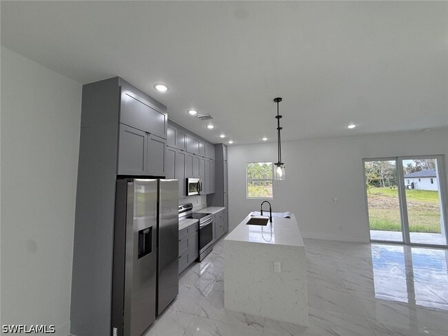 Building Photo - 1089 Eisenhower Blvd