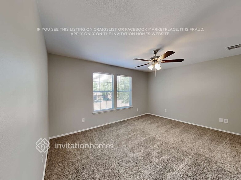 Building Photo - 136 Rolling Hills Pl