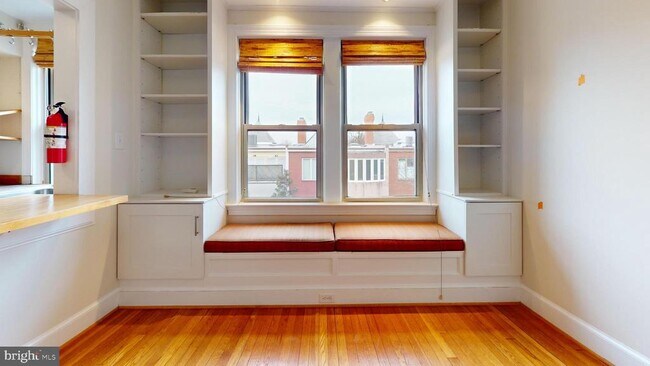 Building Photo - 18 9th St NE