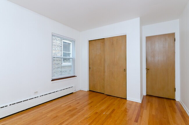 Building Photo - 1014 S Oak Park Ave