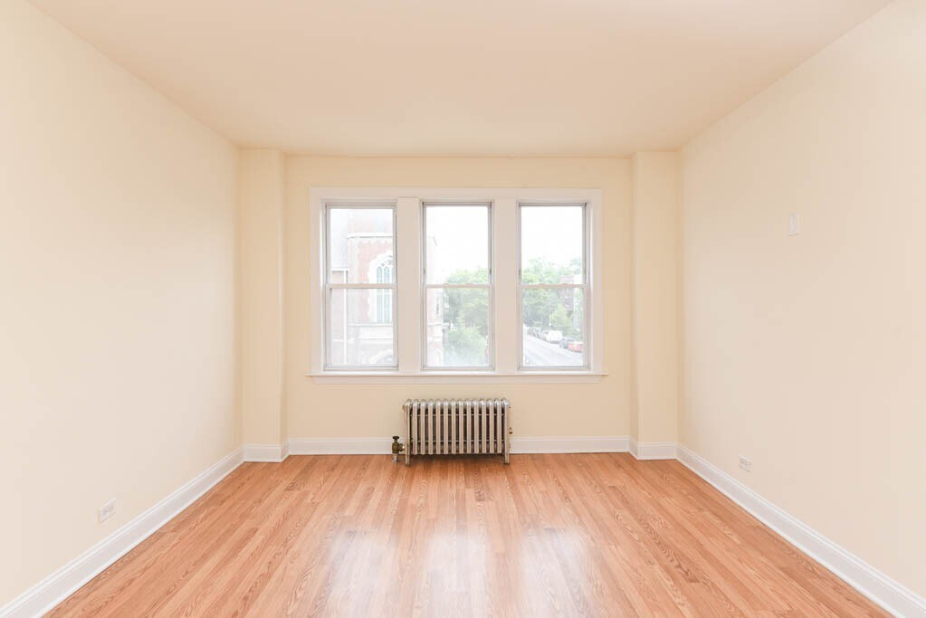 Building Photo - 2600 N Kimball Ave