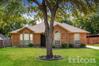 Building Photo - 352 N Beltwoods Dr