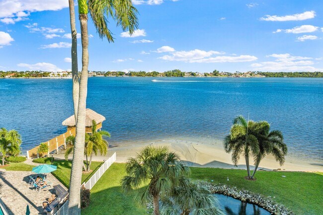 Building Photo - 20 S Lakeshore Dr