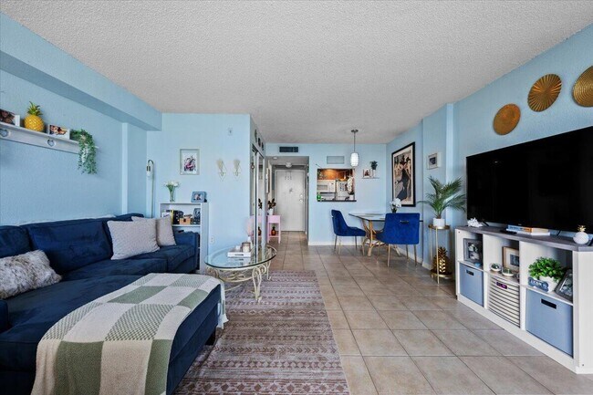 Building Photo - 2560 S Ocean Blvd