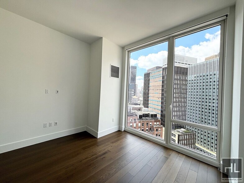 Building Photo - East 44th Street