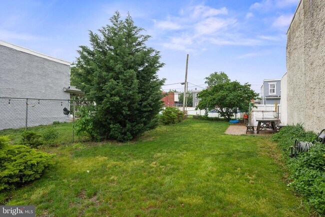Building Photo - 418 Vine St