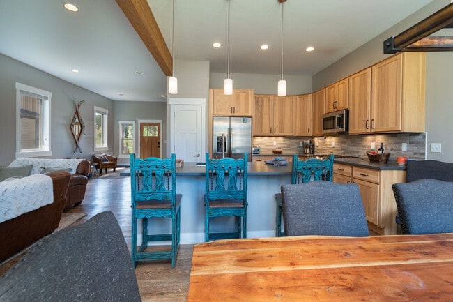 Building Photo - 278 Mountain Willow Dr