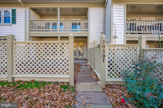 Building Photo - 20507 Shadyside Way