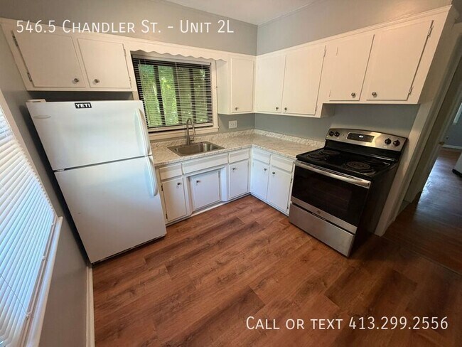 Building Photo - 546.5 Chandler St