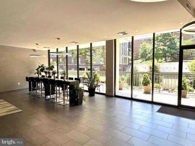 Building Photo - 5300 Columbia Pike