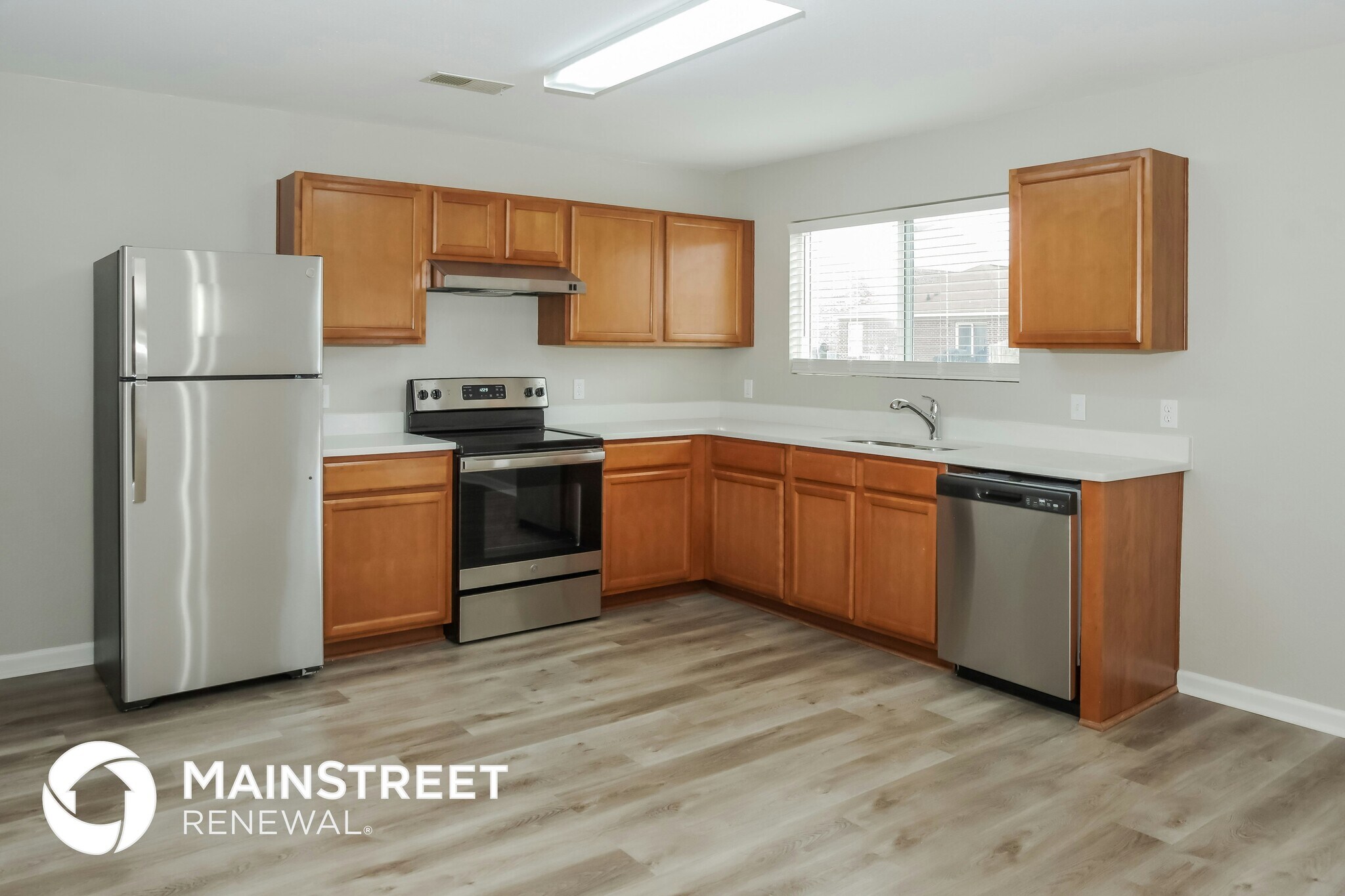 Building Photo - 213 Farmington Dr