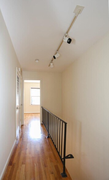 Building Photo - 1729 Corcoran St NW