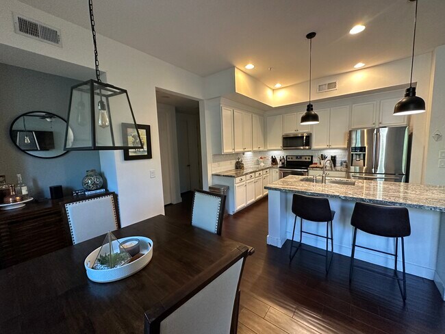 Building Photo - 6565 E Thomas Rd