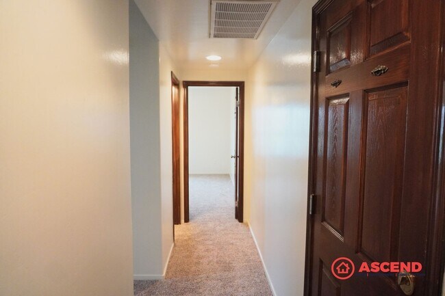 Building Photo - Corner Home Located in the Southwest!