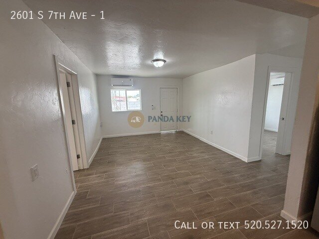 Building Photo - 2601 S 7th Ave