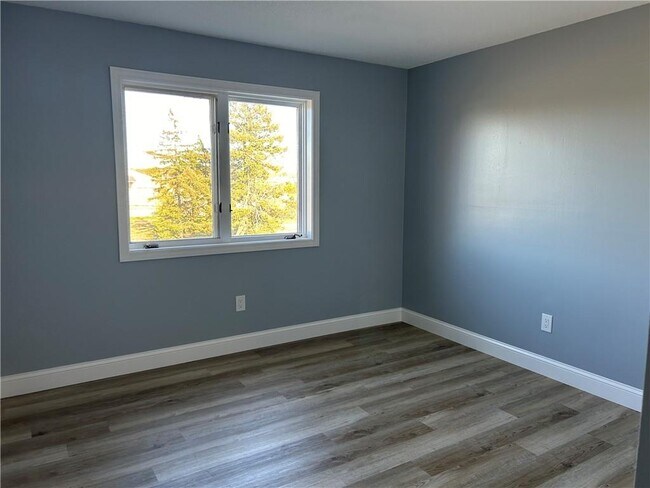 Building Photo - 728 Beverage Hill Ave