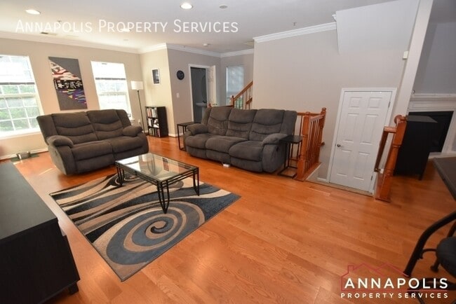 Building Photo - 2140 Hideaway Ct