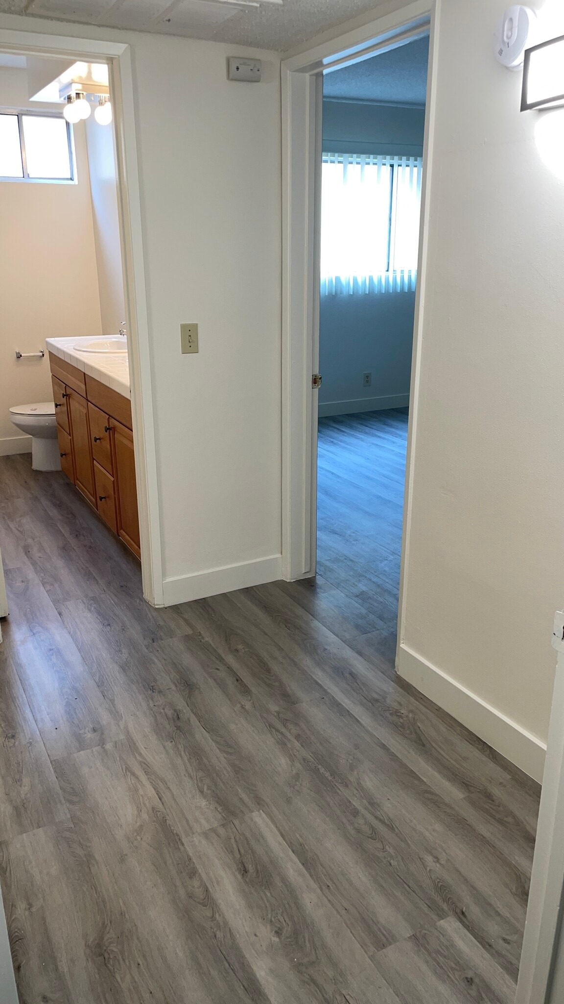 Building Photo - 17424 Burbank Blvd