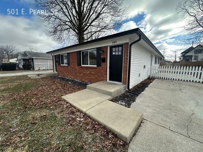 Building Photo - 501 E Pearl St