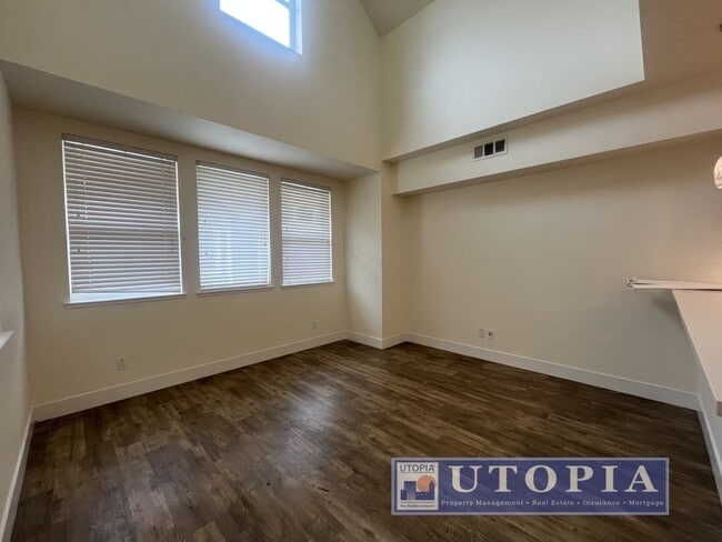 Building Photo - 105 Jacobs Ln