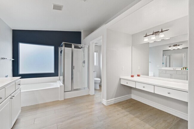 Building Photo - Southwest 3 bedrooms 2.5 bathrooms