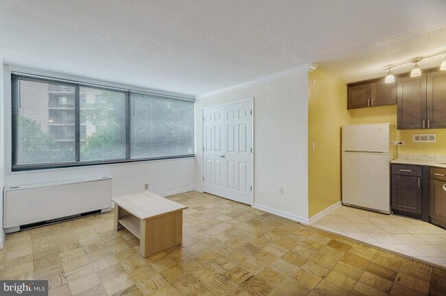 Primary Photo - 2201 L St NW