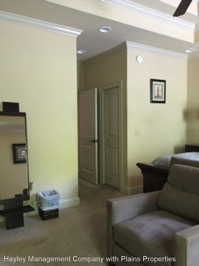 Building Photo - 3 br, 3.5 bath House - 1082 Runningvine Lane