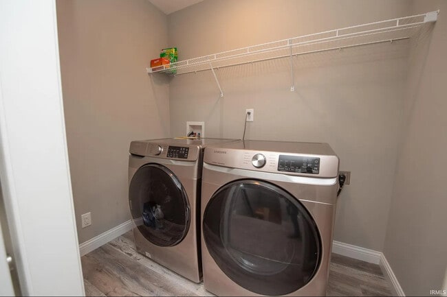 Building Photo - 2855 Needletail Dr