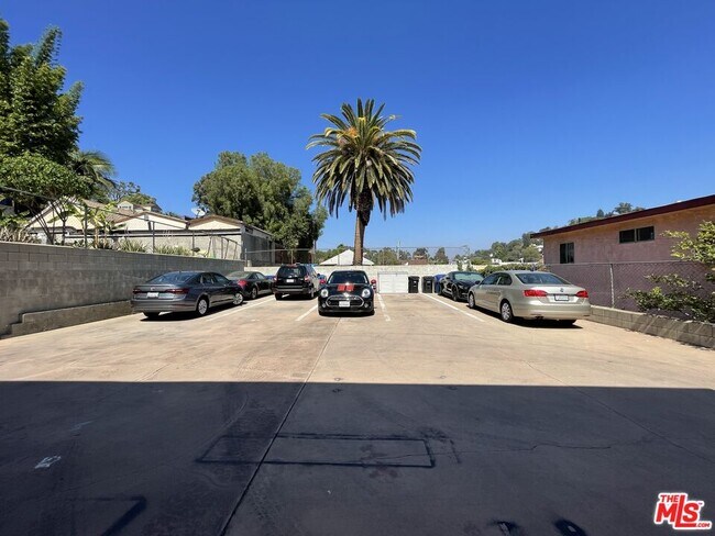 Building Photo - 2241 Branden St