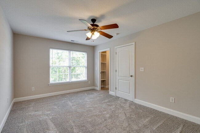 Building Photo - 3BR 2BA