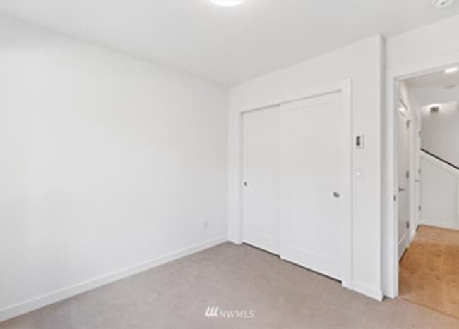Building Photo - Greenlake 2bed / 2bath Townhouse