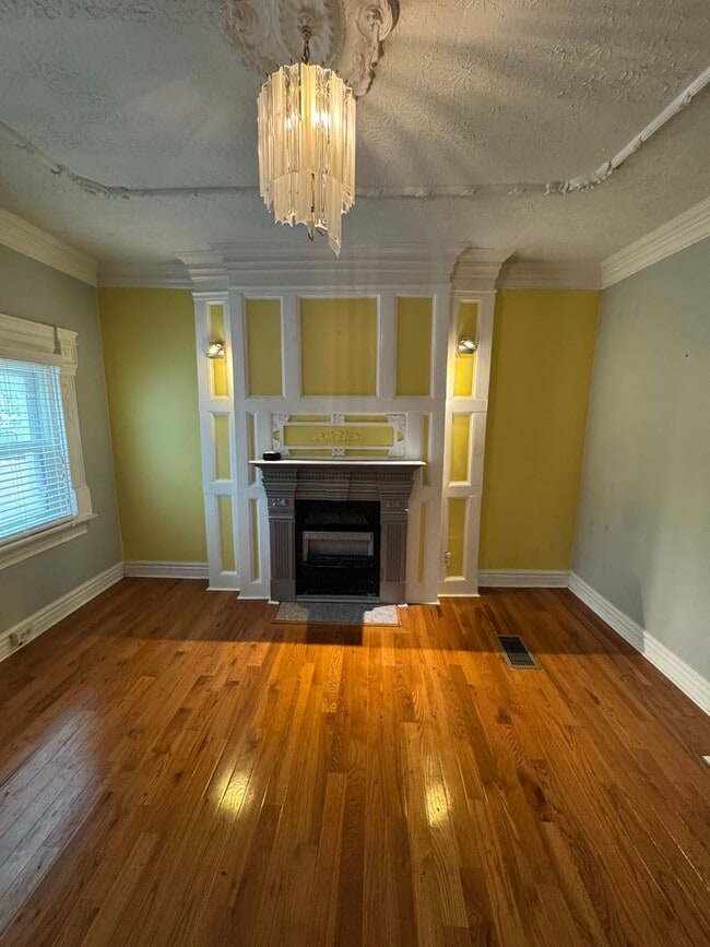 Building Photo - Charming 2 Bedroom 2 Bathroom House in Lawrenceville!