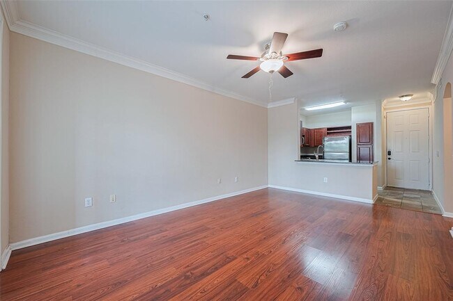 Building Photo - 7575 Kirby Dr