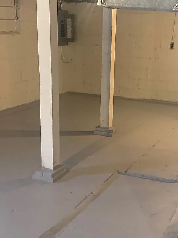 Building Photo - 2230 S 6th St