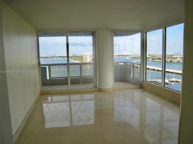 Building Photo - 1717 N Bayshore Dr